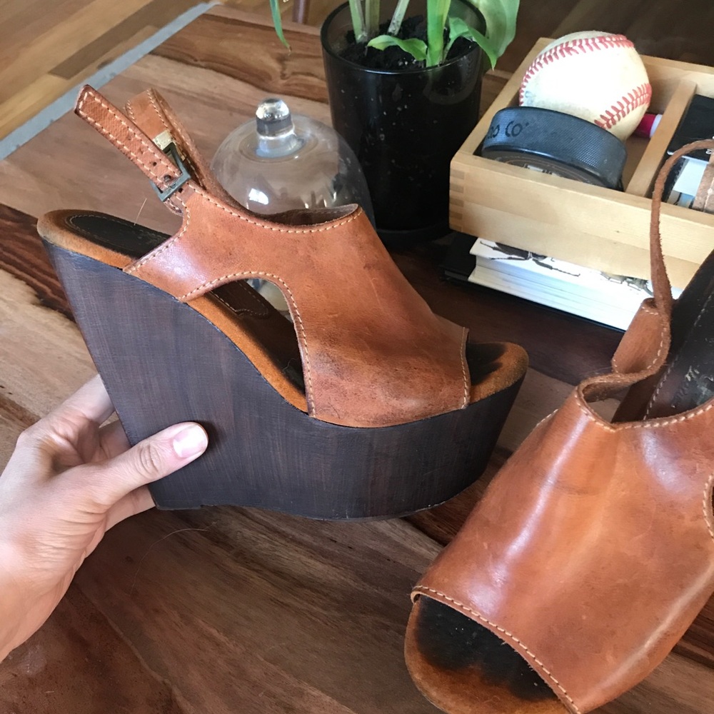 Sbicca Vintage Collection Platform Shoes.